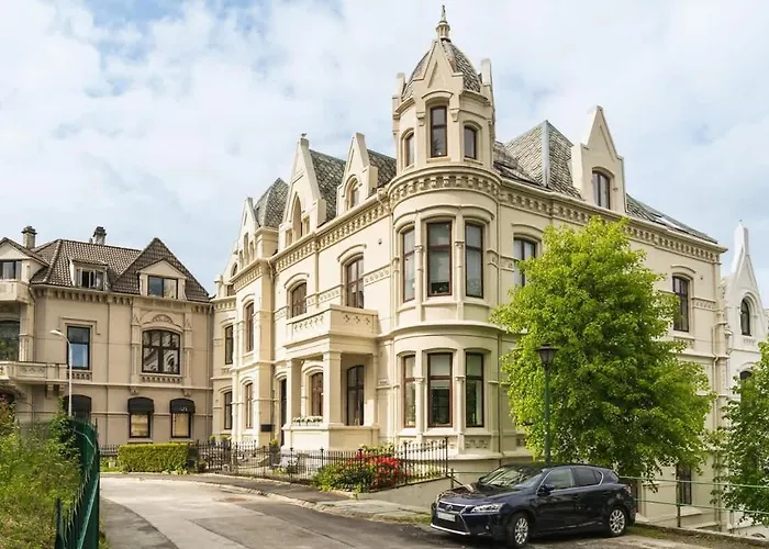 Dinbnb L Historical Building I 100m To Museum Apartman *