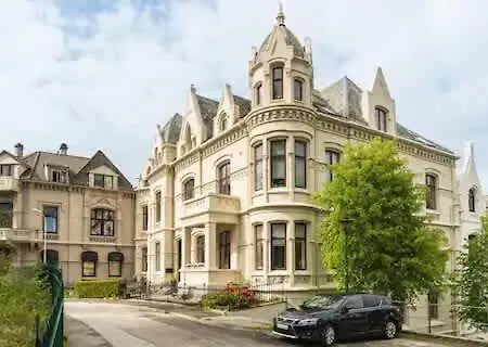 Dinbnb I Historical Building I Hotel-apartment