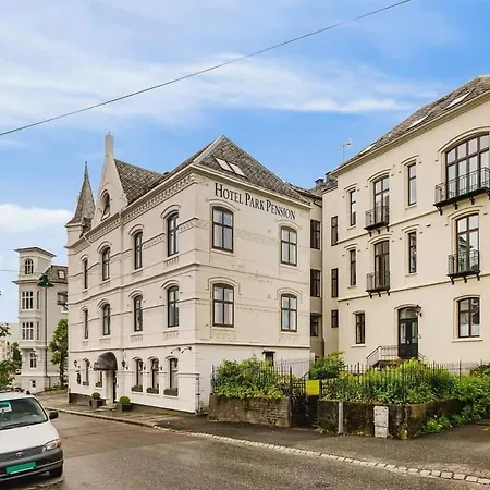 Apartment Dinbnb I Historical Building I Hotel-apartment
