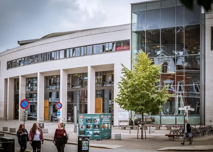 Dinbnb L Historical Building I 100m To Museum Διαμέρισμα Μπέργκεν